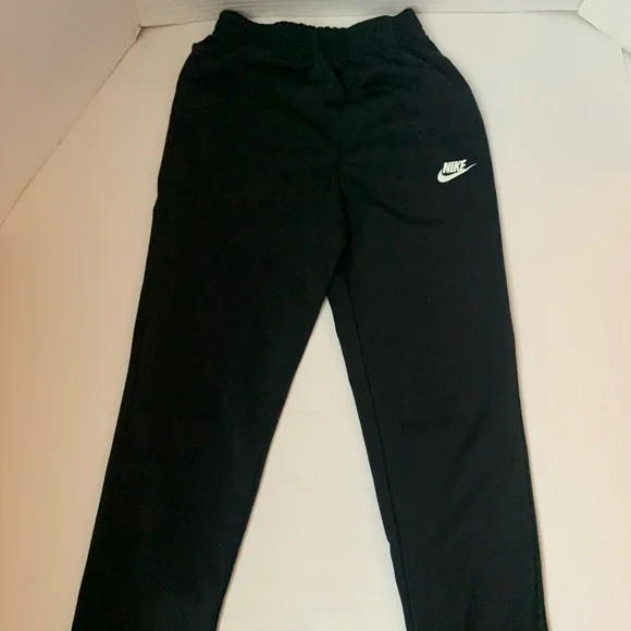 Boys NIKE Matching Outfit. Large - Picture 5 of 7